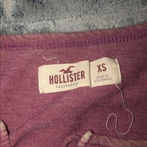 *HOLLISTER CROPTOP” SIZE - XS